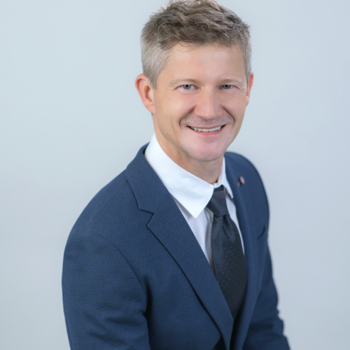 portrait-of-luke-swistun-md-plastic-surgeon-la-jolla-cosmetic-500x500