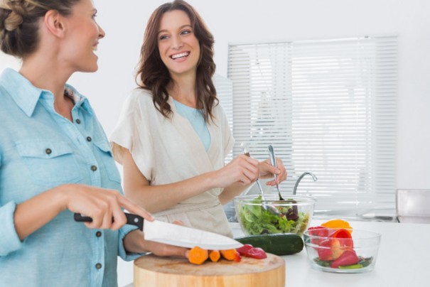 women-cooking-healthy